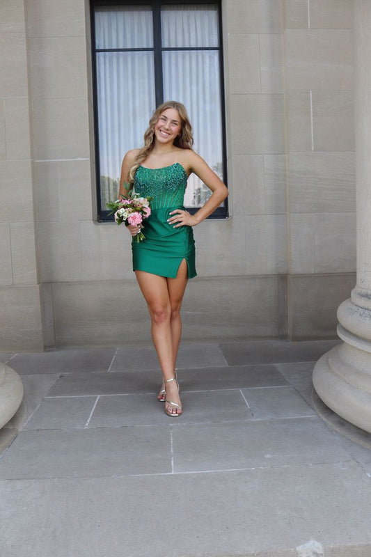 Sexy Sheath Strapless Emerald Green Satin Short Homecoming Dress Senior High School University Ideas Inspo Short Hoco Court Gowns RB7297
