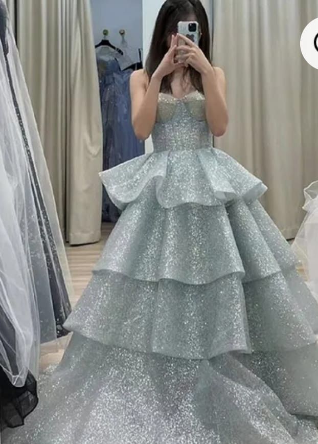 Robe de bal chic à décolleté cœur, sequins bleu ciel clair, longue et élégante, idéale pour les soirées et les fêtes d'adolescentes (AB2180).