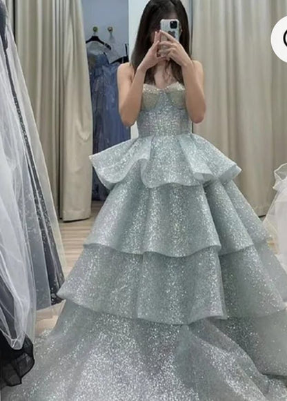 Robe de bal chic à décolleté cœur, sequins bleu ciel clair, longue et élégante, idéale pour les soirées et les fêtes d'adolescentes (AB2180).