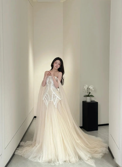 Robe de mariée sirène luxueuse à épaules dénudées avec cape, robe longue de mariée ajustée pour les mariées AB2472