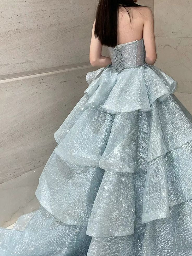 Robe de bal chic à décolleté cœur, sequins bleu ciel clair, longue et élégante, idéale pour les soirées et les fêtes d'adolescentes (AB2180).