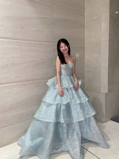 Robe de bal chic à décolleté cœur, sequins bleu ciel clair, longue et élégante, idéale pour les soirées et les fêtes d'adolescentes (AB2180).