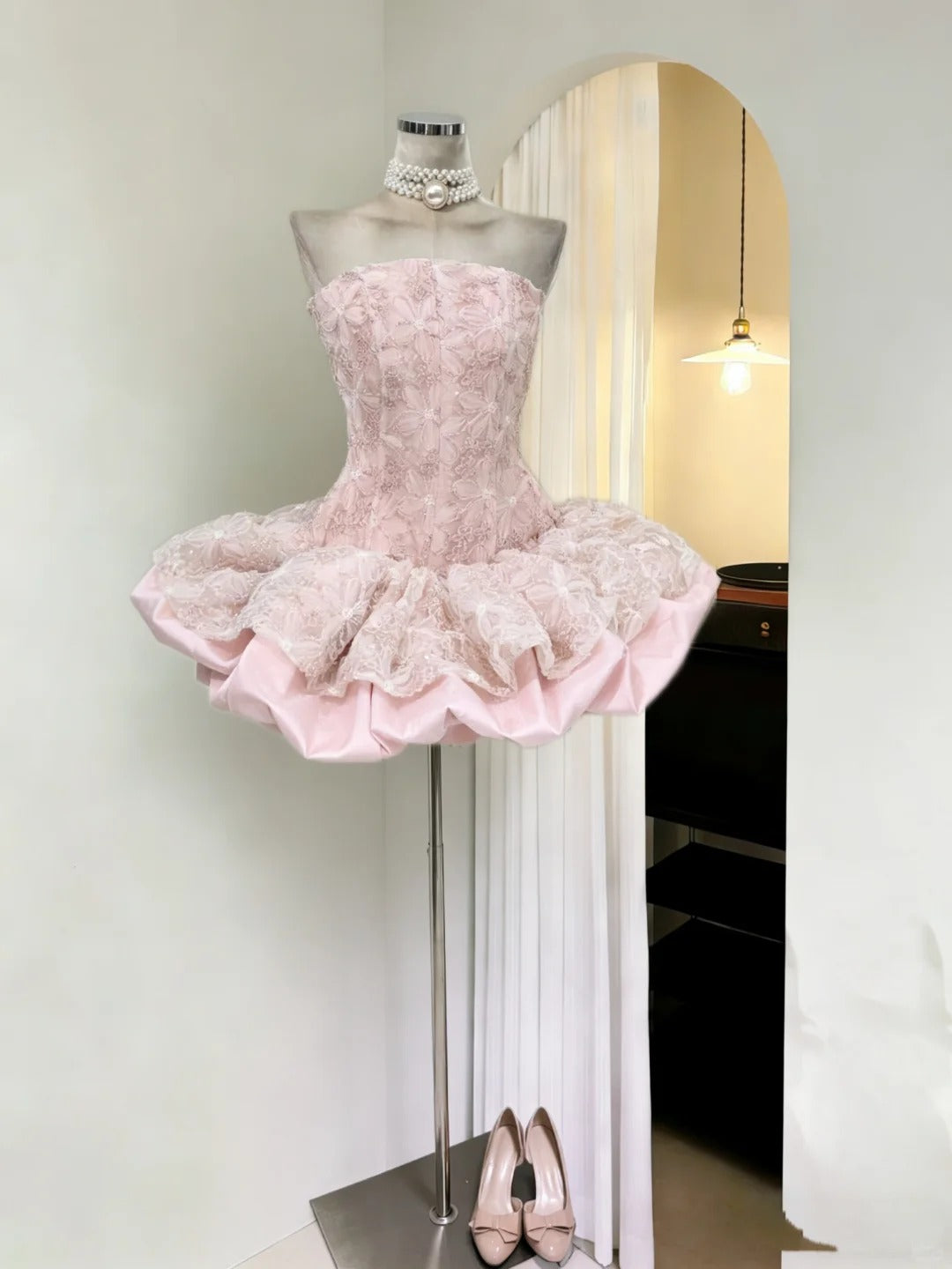 Modeste robe de bal bustier rose dentelle courte mini inspiration senior tenues 16ème anniversaire robes de bal de promo RB3973