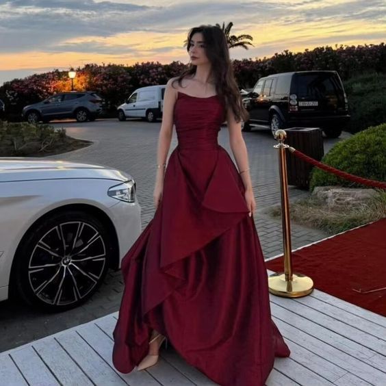 Robe de bal modeste sans bretelles en satin bordeaux, robe de soirée longue, robe de bal AC020