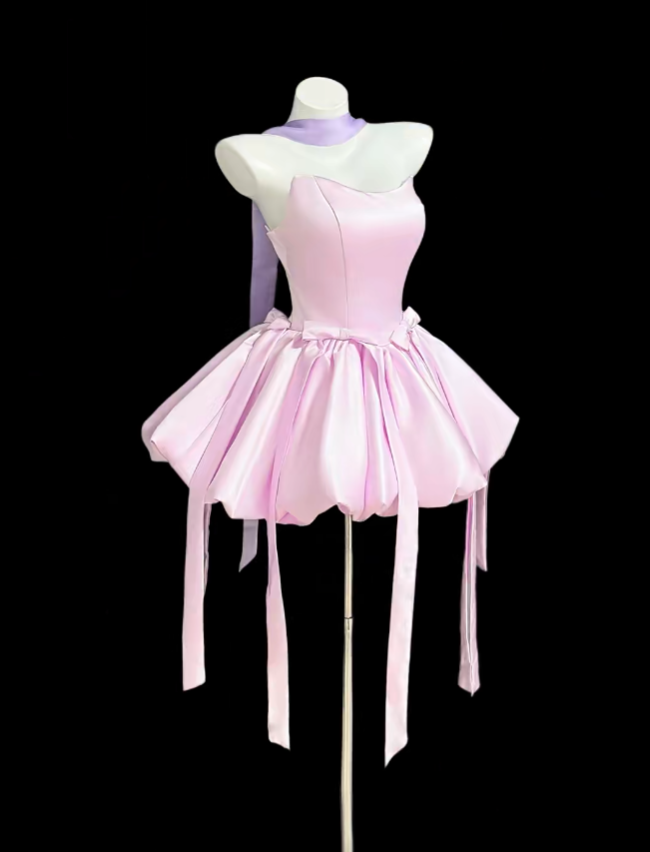 Süßes kurzes Ballkleid mit herzförmigem Ausschnitt aus rosa Satin für die Abschlussfeier der Highschool, Inspiration für Teenager, kurzes Hofballkleid RB7320