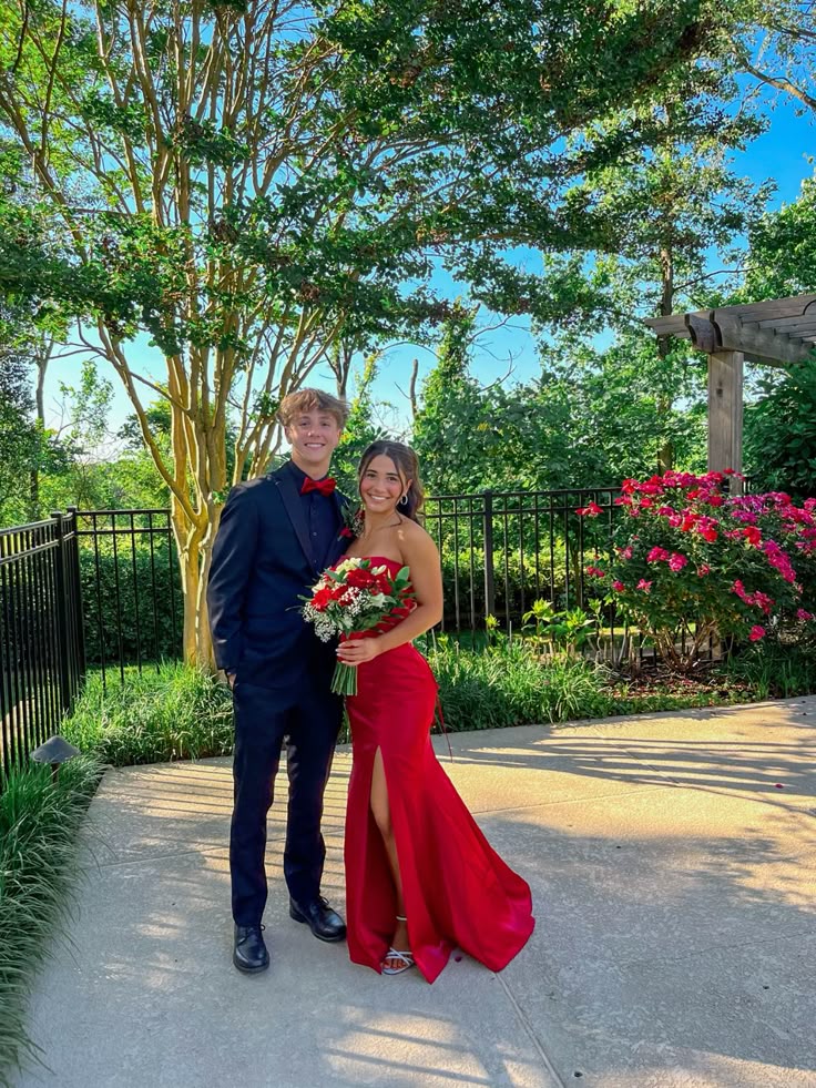 Gorgeous Mermaid Strapless Red Satin Slit Prom Dresses Sleeveless Long Formal Party Gown AB337