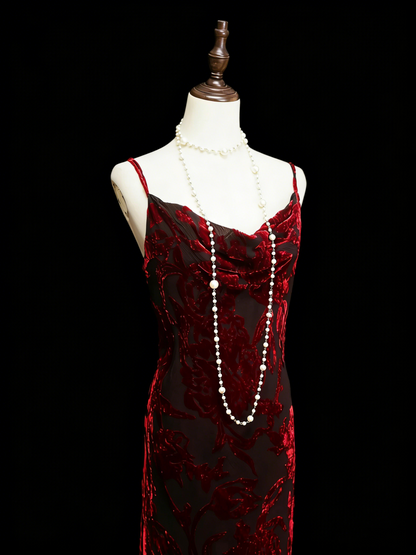 Robe de soirée sirène vintage à fines bretelles, style années 80, 70, 90, en velours bordeaux, idéale pour les bals de fin d'année ou les remises de diplômes (N1146)
