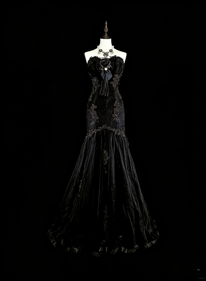 Vintage Meerjungfrauen-Abendkleid aus den 1980er Jahren, ärmellos, schwarz, Tüll, mit Applikationen, N1599