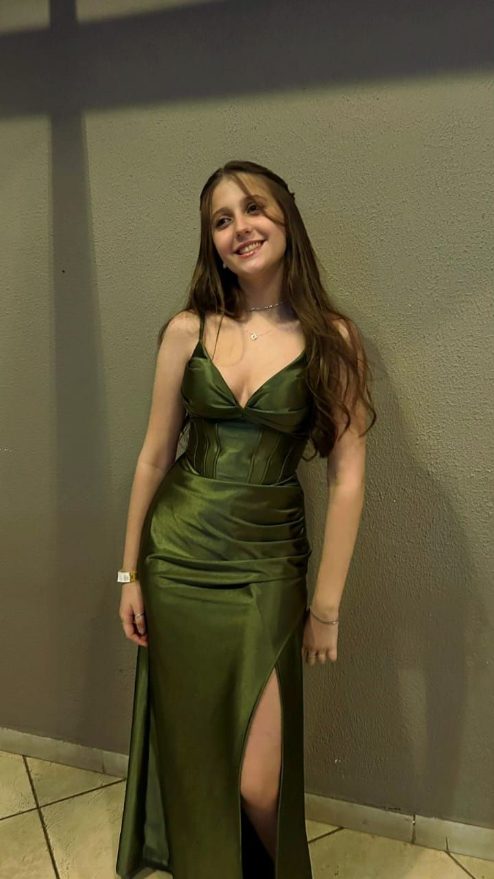 Robe de bal longue vert olive à bretelles sirène et fente, idéale pour un 18e anniversaire (N251)