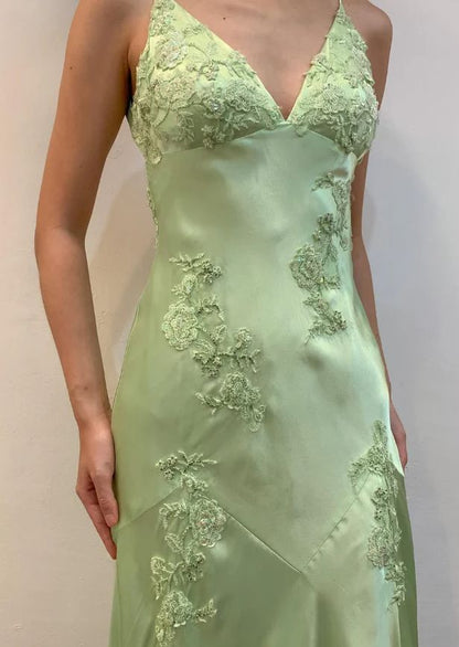 Hübsches Meerjungfrauen-Abendkleid mit V-Ausschnitt, grünem Satin, rückenfrei, mit Perlen verziert, AB957