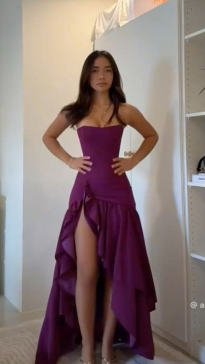Elegantes, trägerloses, asymmetrisches Satin-Abendkleid mit Schlitz in Traubenfarbe, langes Partykleid AB2148