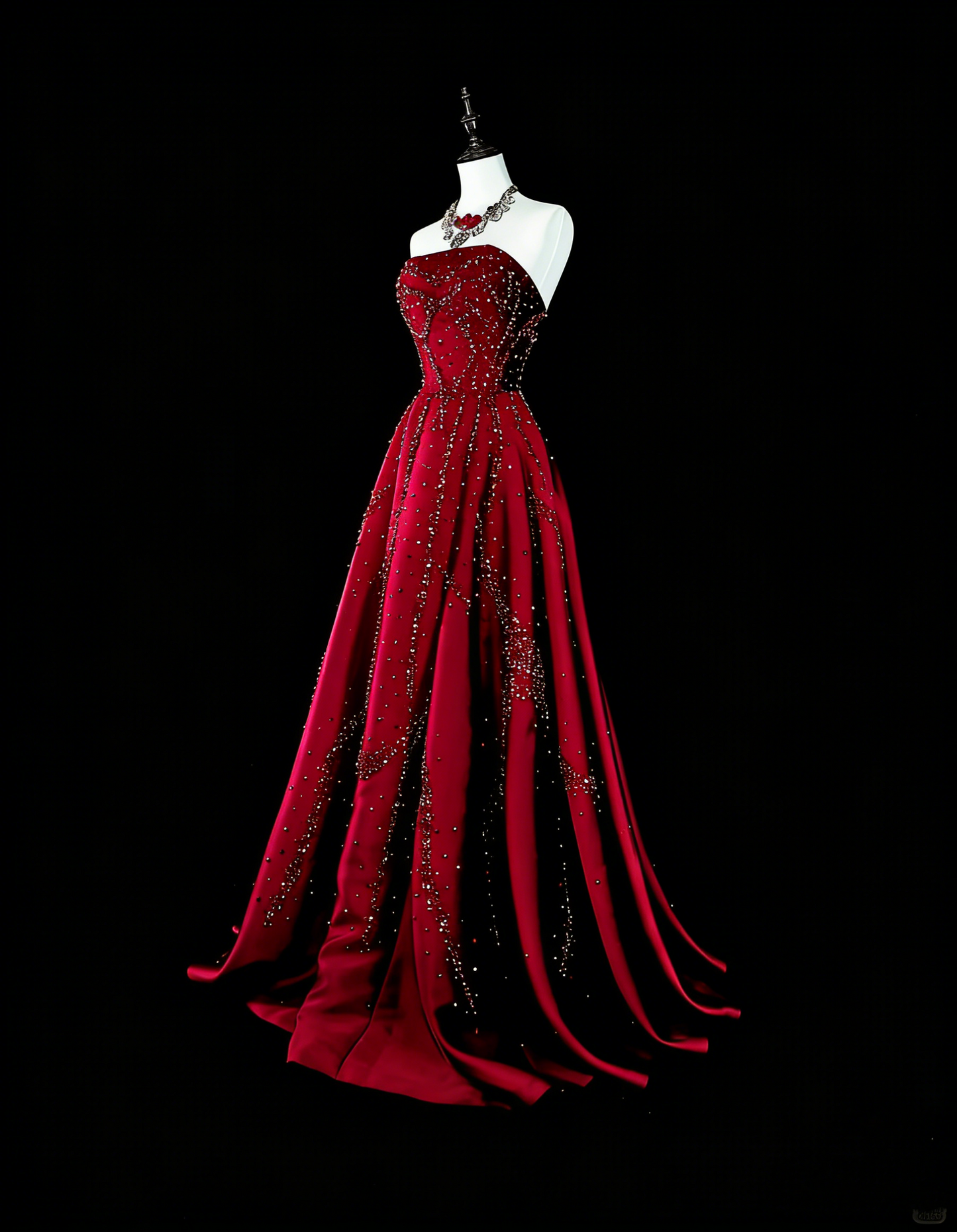 Vintage 1780er Jahre A-Linien-Abendkleid, trägerlos, dunkelrot, ärmellos, mit Perlenstickerei, N1600