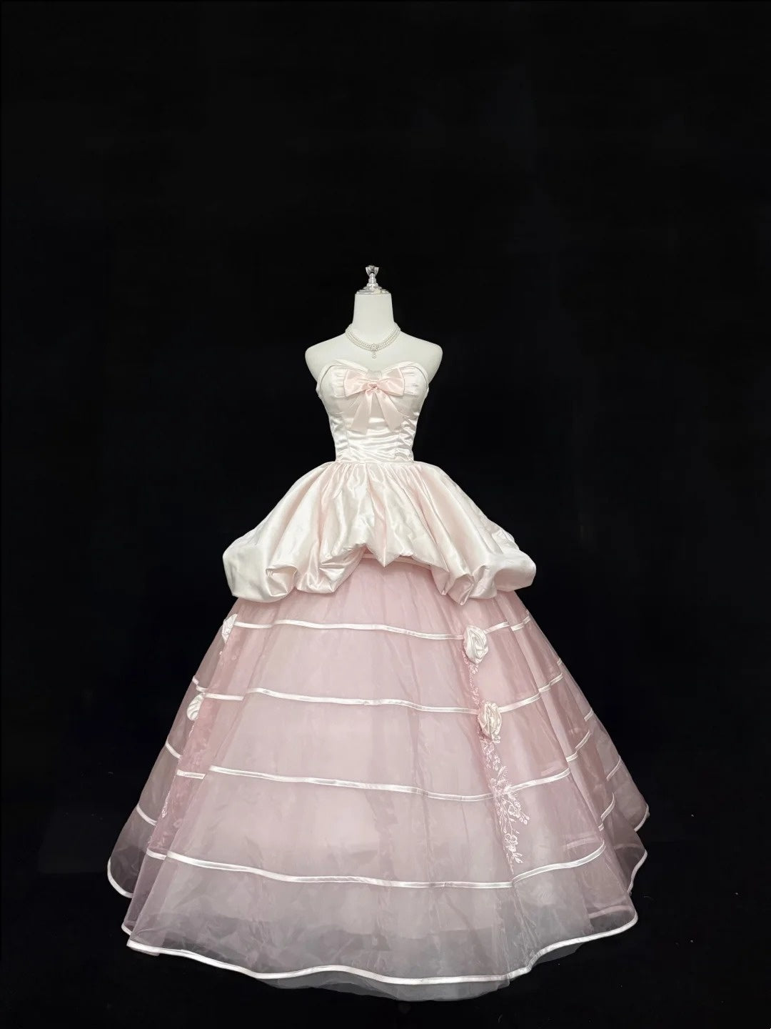 Langes Ballkleid für Sweet 16, herzförmiger Ausschnitt, zartrosa mit Blumen, Sweet-Sixteen-Geburtstagskleid RC0315