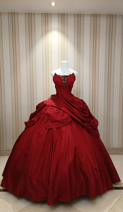 Robe de bal de princesse bustier en satin rouge avec des appliques pour robes de Sweet 16, robe de Quinceanera N4193