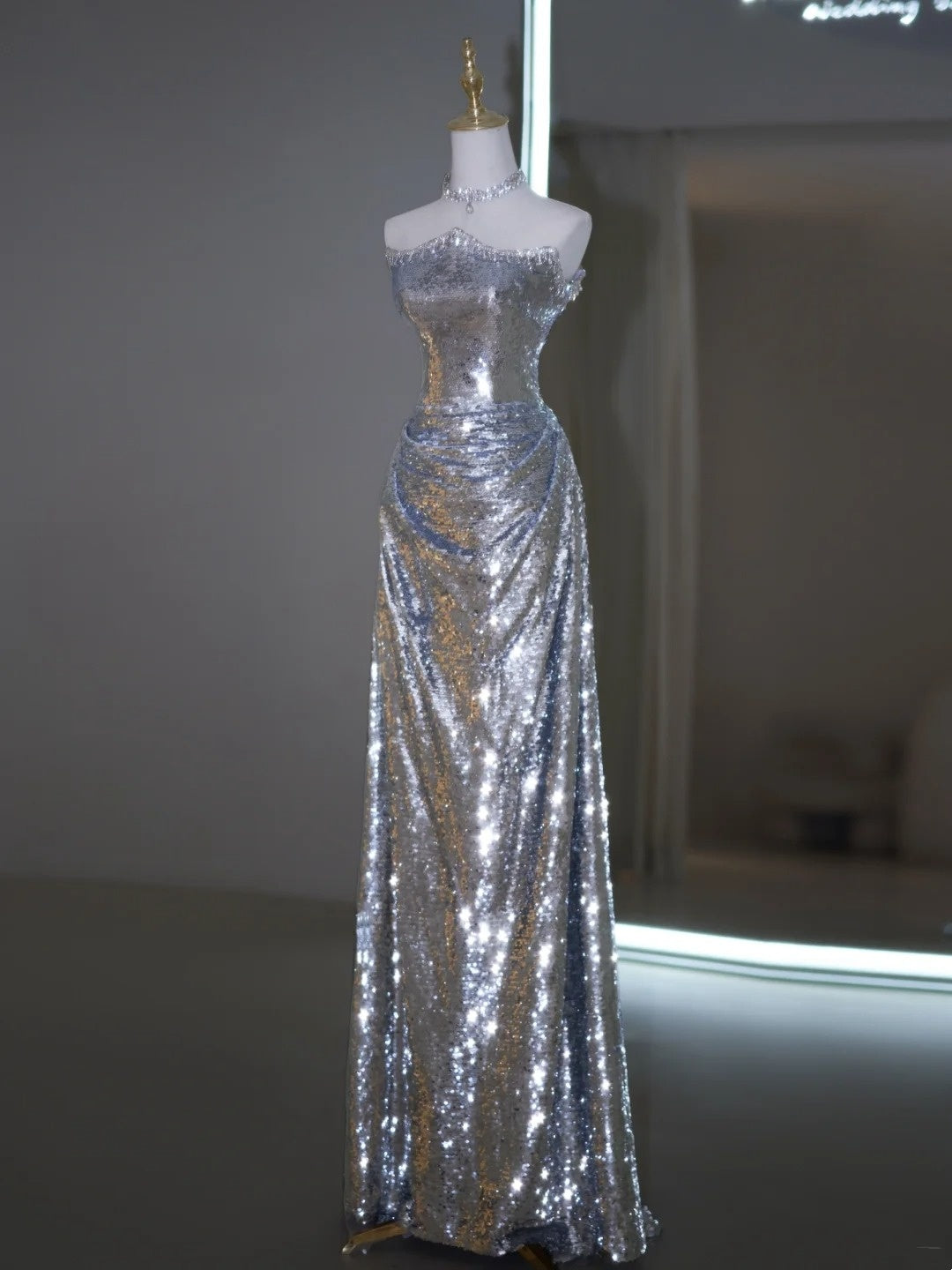 Glitzerndes, trägerloses, silbernes Pailletten-Abendkleid im Meerjungfrauenstil – ein beeindruckendes Outfit für den 19. Geburtstag (Modell N239)