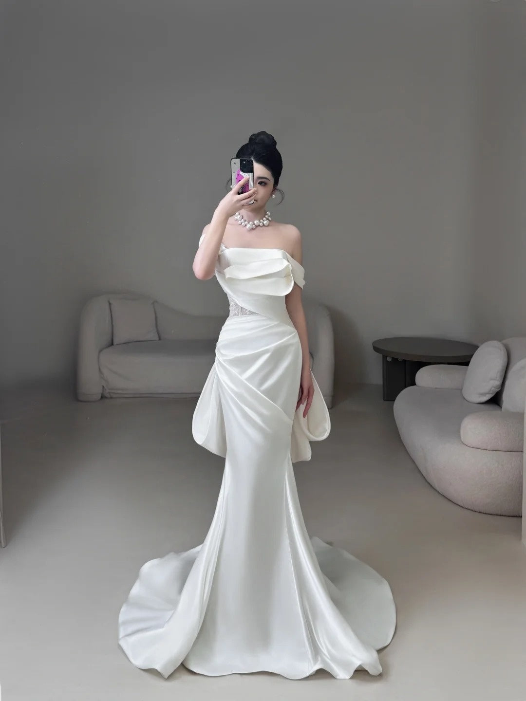 Robe de mariée sirène classique en satin blanc à épaules dénudées et manches courtes, robe de mariée d'été N235