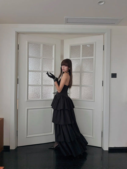 Robe de soirée chic à col halter asymétrique, style noir, pour invitée de mariage, en satin à volants, longue, N698