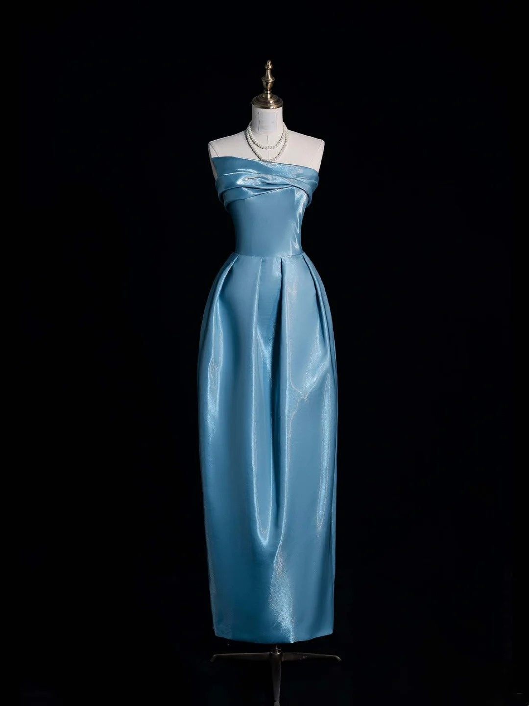 Wunderschönes, trägerloses, langes, formelles Abendkleid aus blauem Satin in A-Linie, ideal für Ball und Abiball (Modell N740)