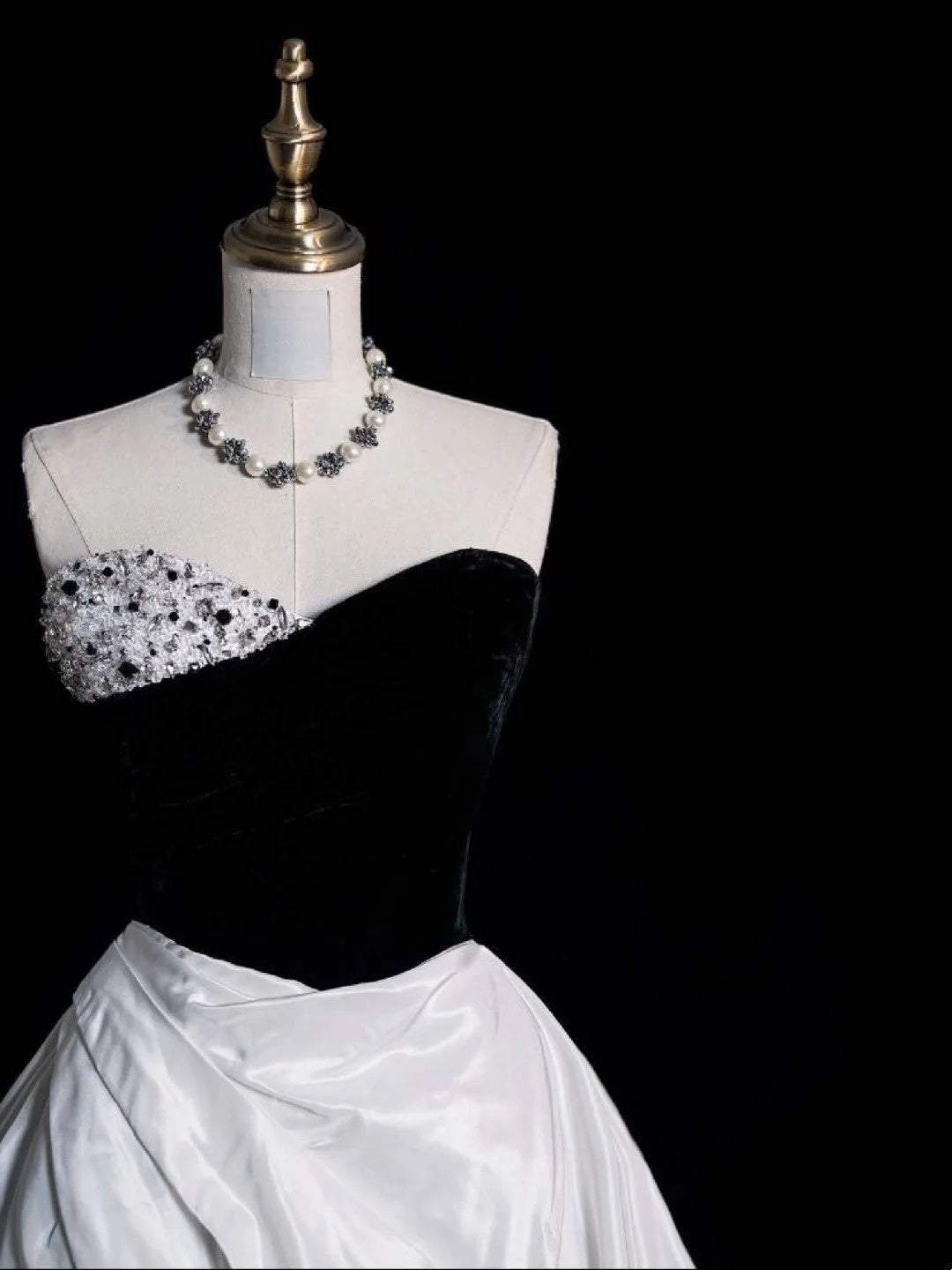 Robe de bal sobre, bustier cœur, haut noir, robe longue en satin blanc pour femmes et jeunes filles, robe de soirée N650