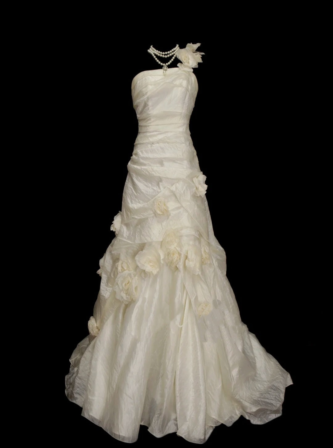 Robe de mariée sirène vintage années 70 à une épaule ornée de fleurs 3D, style conte de fées, référence N1384