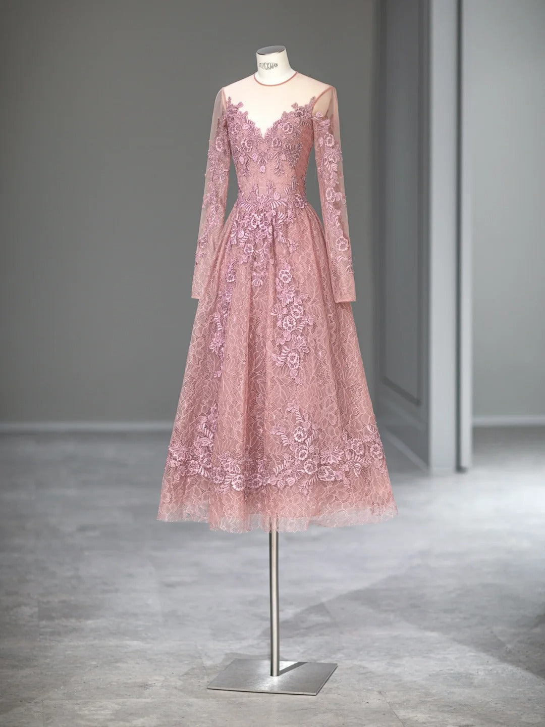 Élégante Robe de Bal Rose Coupe A, Col Rond, Manches Longues, Longueur Thé, Inspiration Tenues de Soirée RB4002