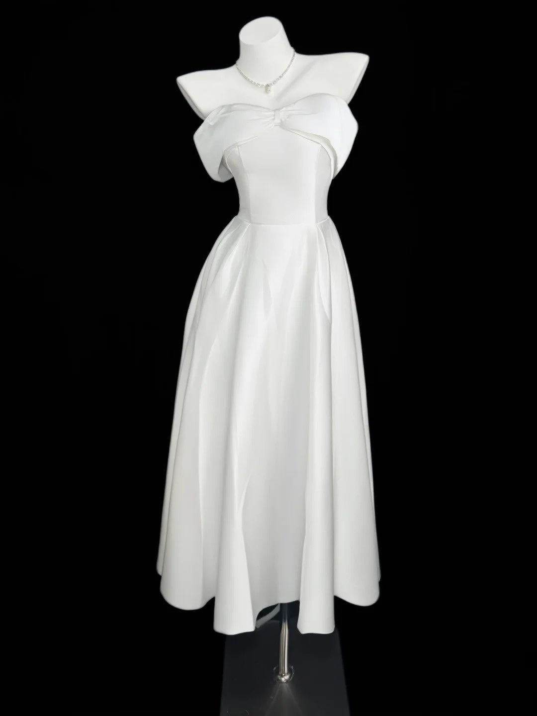 Süßes A-Linien-Kleid schulterfrei, aus weißem Satin, für Sommer, Strand, Frühling, Sommerveranstaltungen, Hochzeitsgäste, RB4357