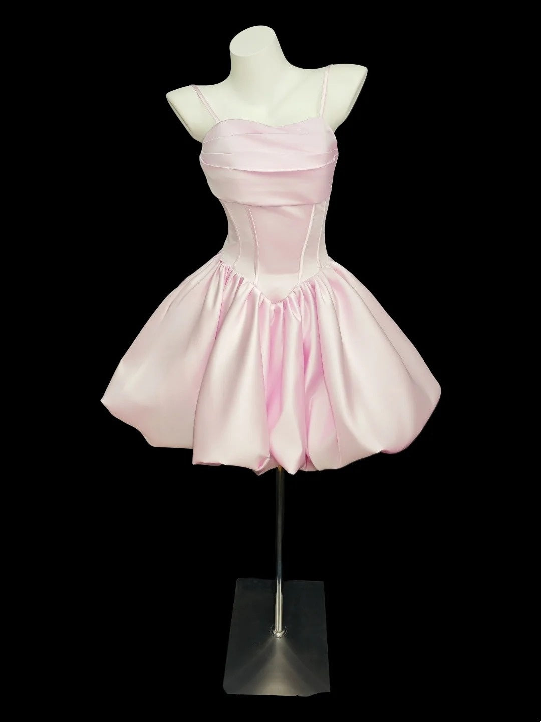Romantisches Ballkleid Spaghettiträger Rosa Satin Abschlussball Kurz Abschlussfeier Schulballkleider N4505