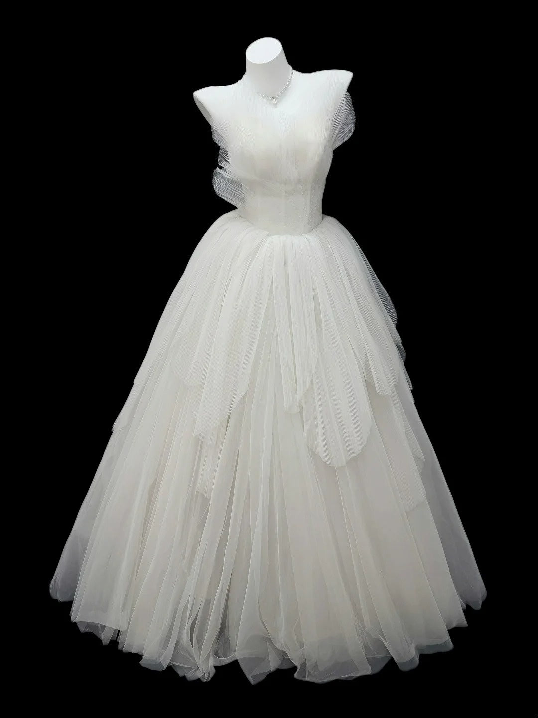 Chic Wedding Dresses Ball Gown Strapless Sleeveless Garden White Tulle Vintage Wedding Dress N4550