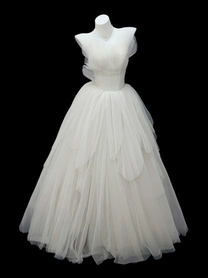 Chic Wedding Dresses Ball Gown Strapless Sleeveless Garden White Tulle Vintage Wedding Dress N4550