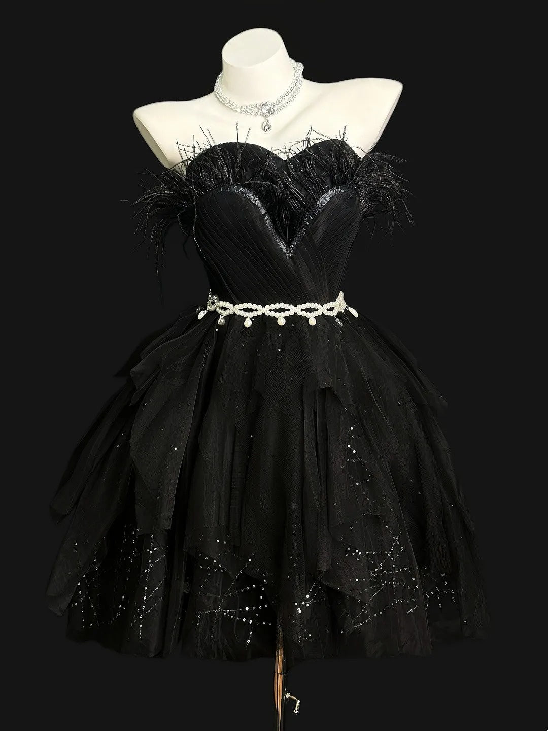 Cute Ball Gown Sweetheart Black Tulle With Feathers Short Cocktail Gown Homecoming Dresses Ideas Hoco Outfit RB5449