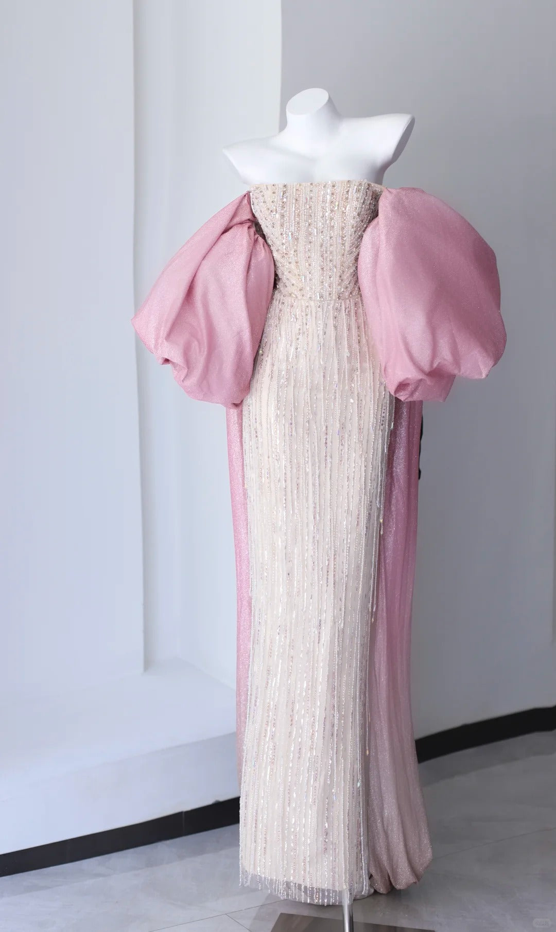 Robes de bal élégantes Fourreau bustier Champagne pailleté avec perles Manches longues Robe de soirée N2920