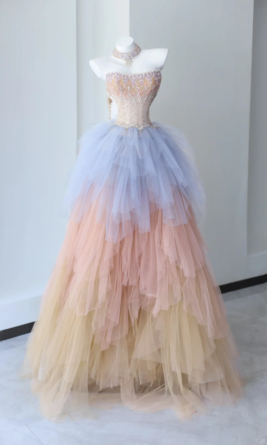 Elegante Ballkleider Trägerlos Mehrfarbig Tüll mit Falten Lang Festliches Kleid N2919