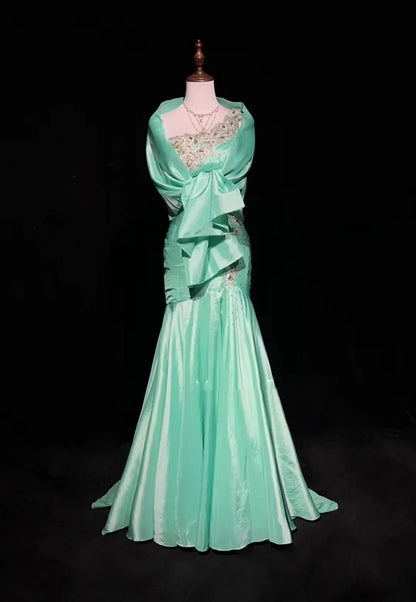 Vintage Ballkleider Meerjungfrau One Shoulder Mintgrün mit Spitze Perlen Cape Langes Formelles Kleid N2463