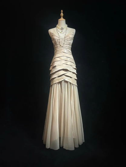 Robes esthétiques de bal vintage sirène col en V champagne avec couches longue robe de soirée N3029