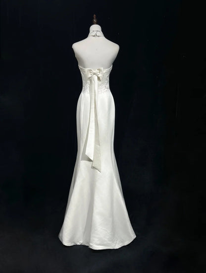 Einzigartige Hochzeitskleider Meerjungfrau Neckholder Satin Boho Stickerei Weiß Langes Brautkleid N3290