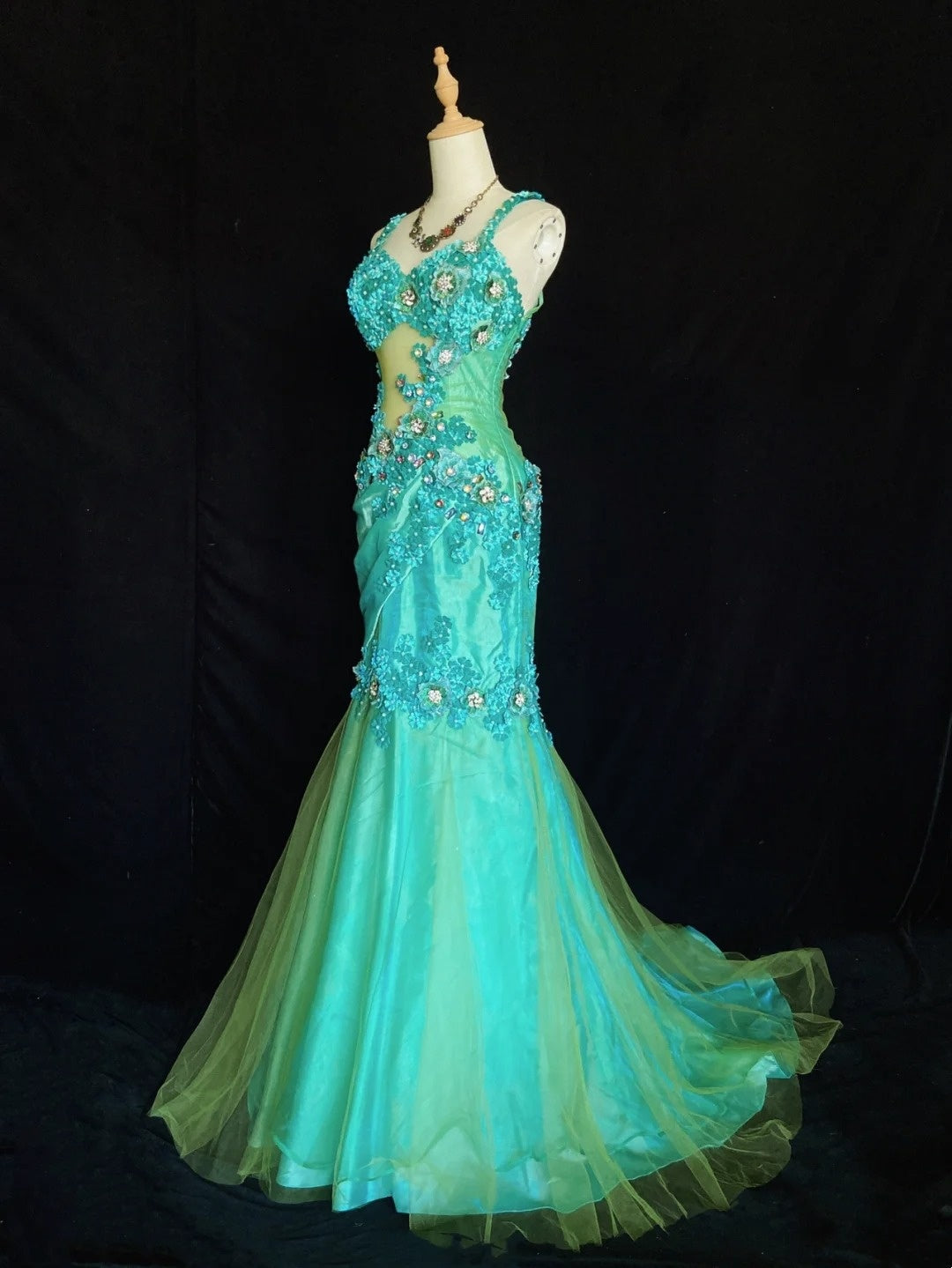 Robes de bal élégantes sirène à fines bretelles en tulle vert avec fleurs, longueur ras du sol, tenues de soirée formelles N3490