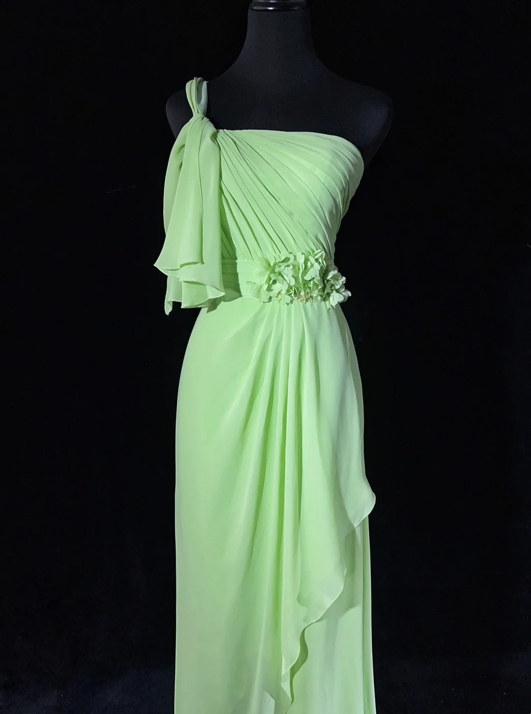 Wunderschöne Abschlussballkleider A-Linie One-Shoulder Chiffon Grün Mit Rüschen Lange Abendkleider N3383