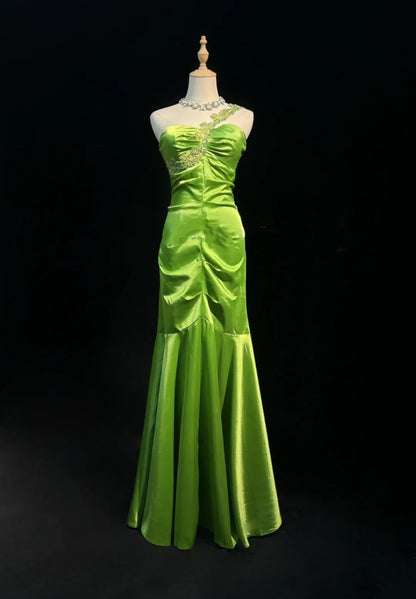 Robes de bal vintage Sirène Asymétrique Satin Vert Clair Perlé Robe Longue de Soirée N2450