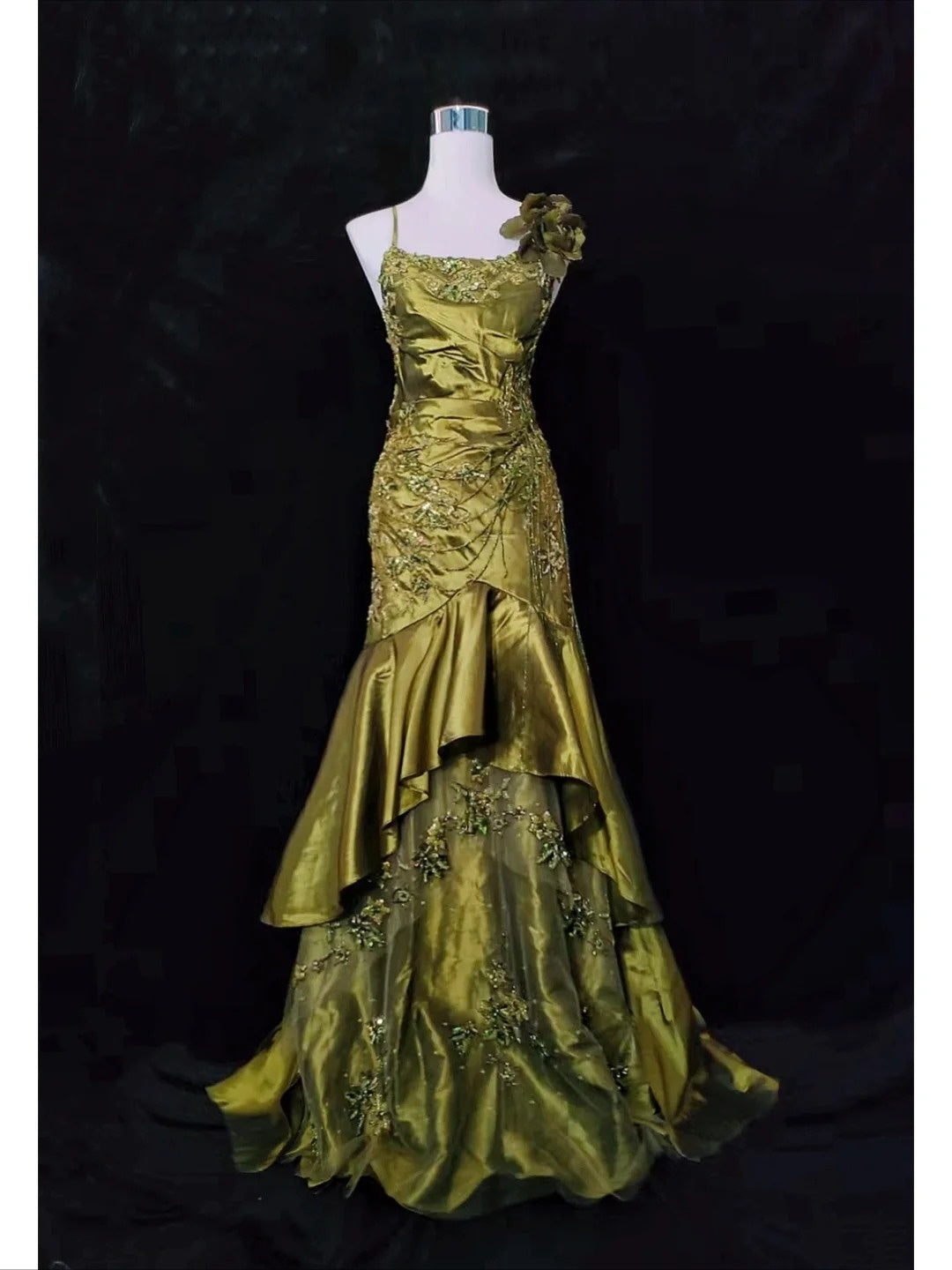 Elegante Vintage-Abschlussballkleider Meerjungfrau Spaghettiträger Olivgrüner Satin mit Spitze Perlen Abend-Maxikleid N3294