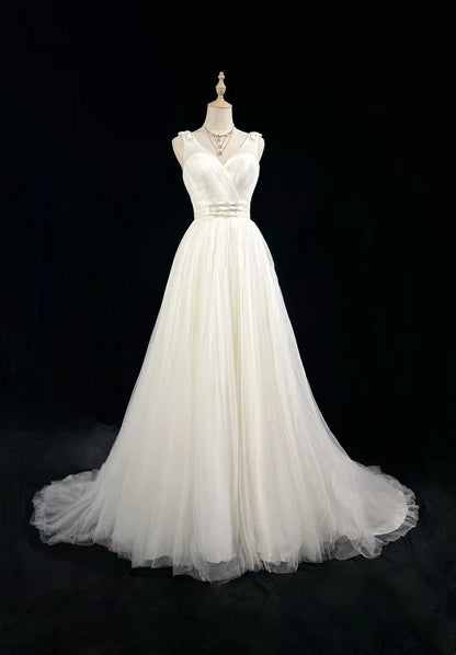 Süßes Ballkleid V-Ausschnitt Ärmellos Langer Tüll Garten Weißes Brautkleid RB3276