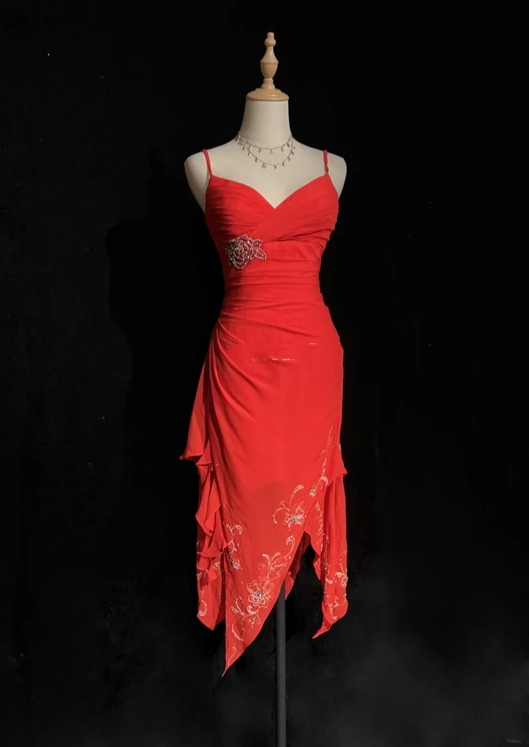 Vintage Abschlussballkleider A-Linie Spaghettiträger Rot Midilänge Chiffon 1990er Formelles Abendkleid N2665
