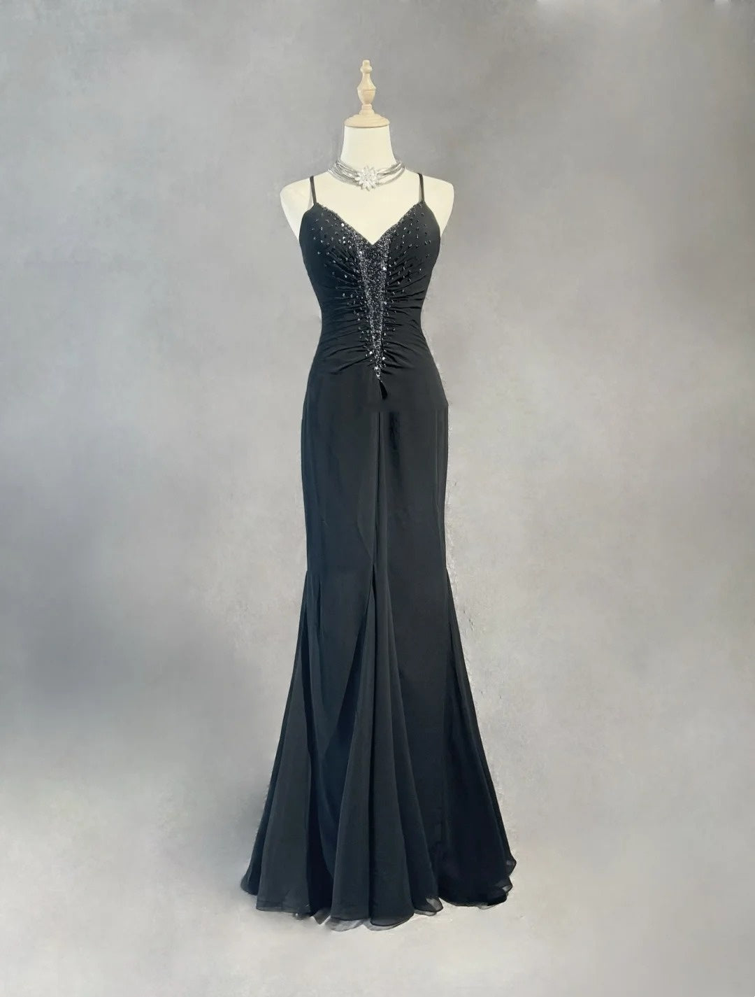 Vintage Prom Dresses Meerjungfrau Spaghettiträger Abendkleid Chiffon 70er mit Perlenstickerei Rückenfrei Langes Abendkleid N2520