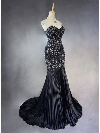 Vintage Ballkleider 90er Meerjungfrau Herz-Ausschnitt Satin Black Tie mit Silberperlen Rüschen Lang Semi Formal Abendkleid N3671