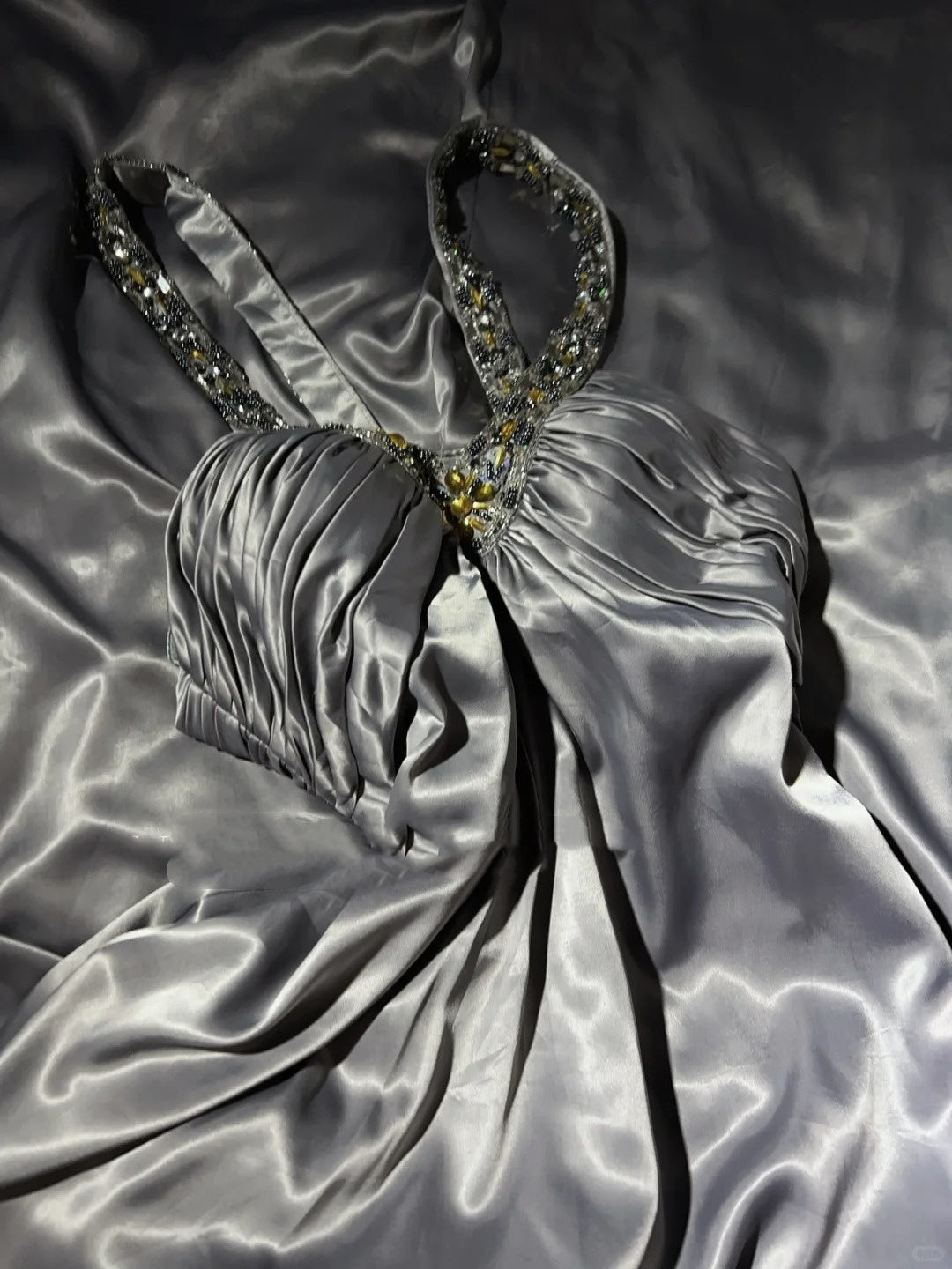 Inspiration für Vintage-Ballkleider A-Linie Neckholder Grau Lang 1990er mit goldener Perlenstickerei Abendkleider N3326