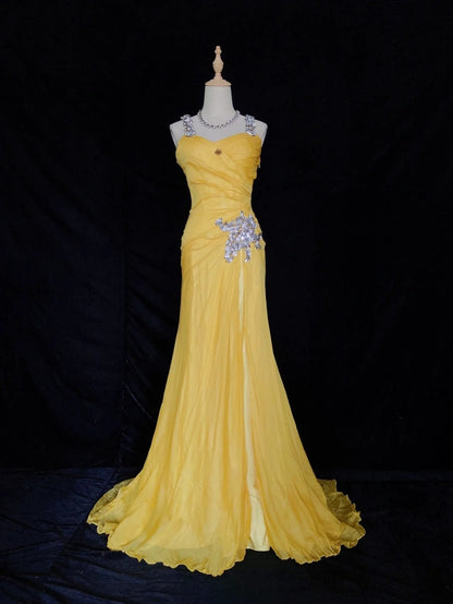 Wunderschöne Abschlussballkleider Meerjungfrau Spaghetti-Träger Gelber Chiffon mit Perlenbesatz Lange Abendgarderobe N3325
