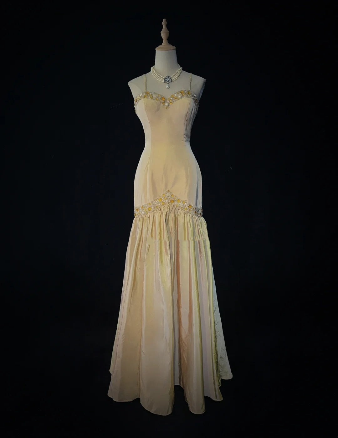 Robes de bal vintage, inspiration sirène, fines bretelles, taffetas jaune, longues années 1990, avec perles, robes de soirée N3328