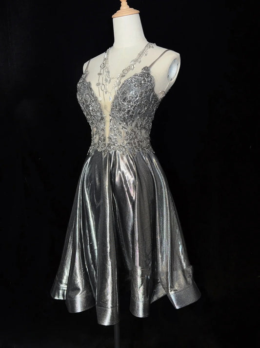 Süße A-Linien-Spaghettiträger-Kleider in Grau mit Spitze für Damen, kurze Geburtstagskleider, Mini-Homecoming-Outfits N3344