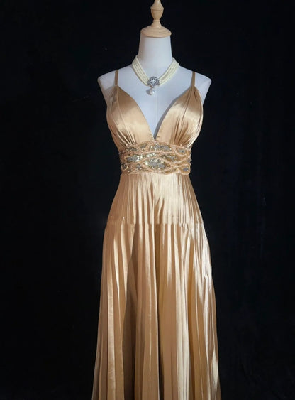 Elegante Abschlussballkleider A-Linie Spaghettiträger Gold Satin mit Rüschen Perlenbesatz Langes Abendkleid N2900