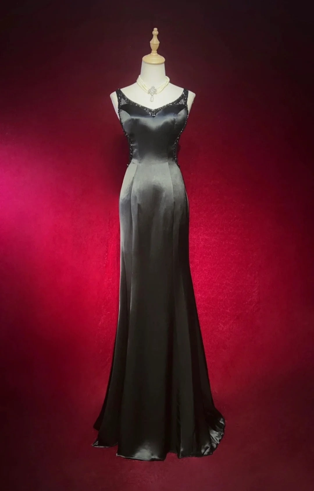 Vintage Prom Dresses Mermaid V Neck Black Satin With Beading Backless Long Formal Dress N2508