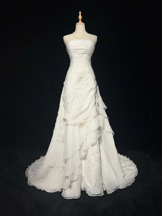 Robes de mariée intemporelles, coupe trapèze, bustier, mousseline blanche avec longue traîne à volants N3008